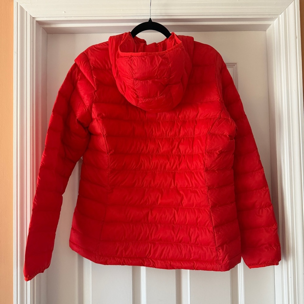 Amazon Essentials Women's Bright Red Puffer Jacket View 5
